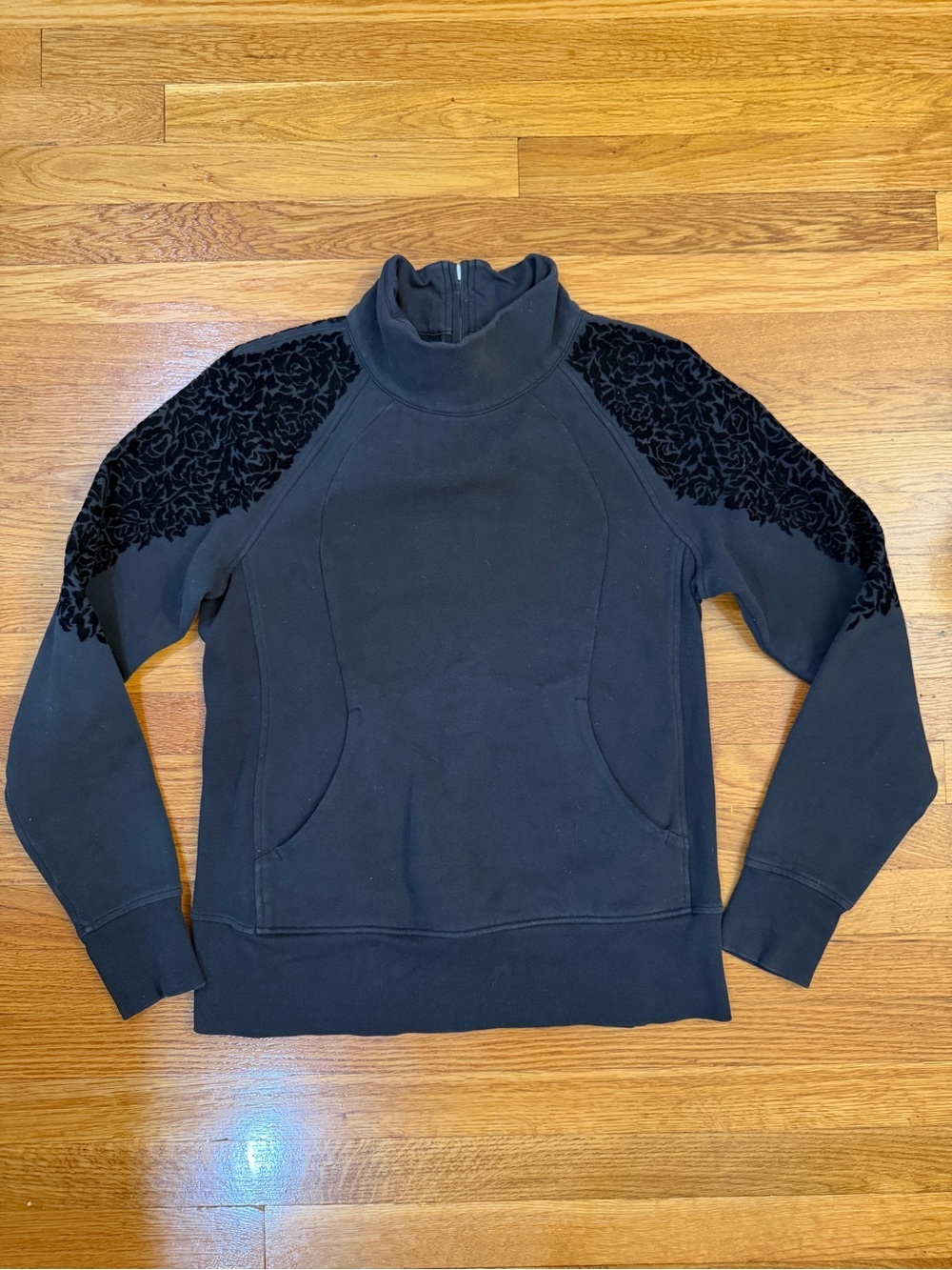 Lululemon Floral Flock Pullover Black - Size 10 Sweatshirt